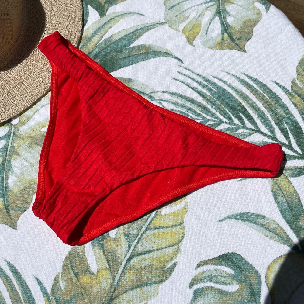 Billabong Textured Bikini Bottom | Small | Red